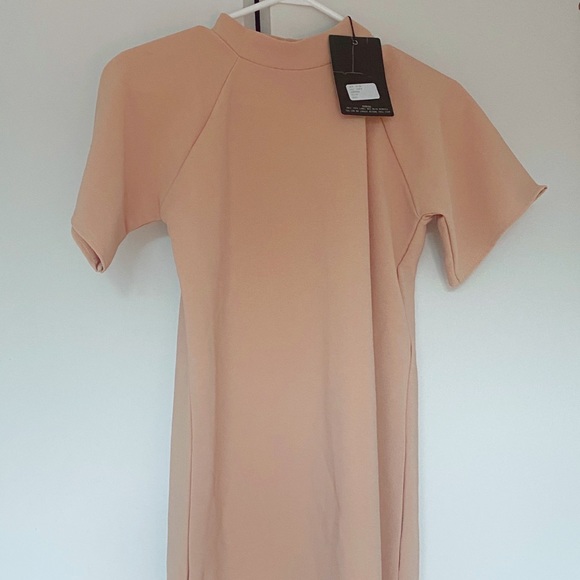 Missguided Short Sleeve Oversized Sweater Dress - Picture 3 of 4